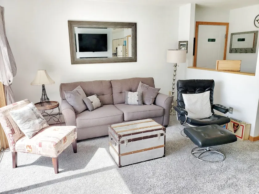 Spacious Stowe condo Amzing views w/shared hot tub - Image 1