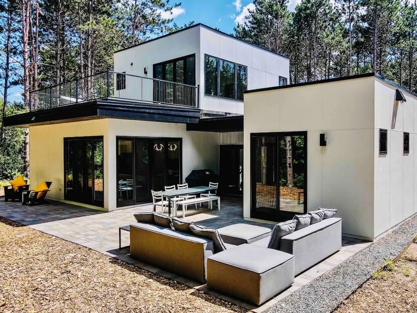 Modern Lagoon Retreat | Hot Tub • Fire Pit • Art - Image 1
