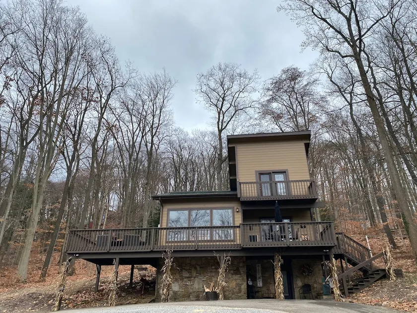 Camp Hope Lake House with hot tub - Image 1