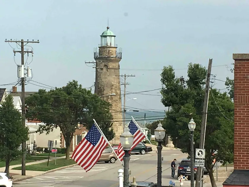 The Arlington at charming Fairport Harbor - Image 1