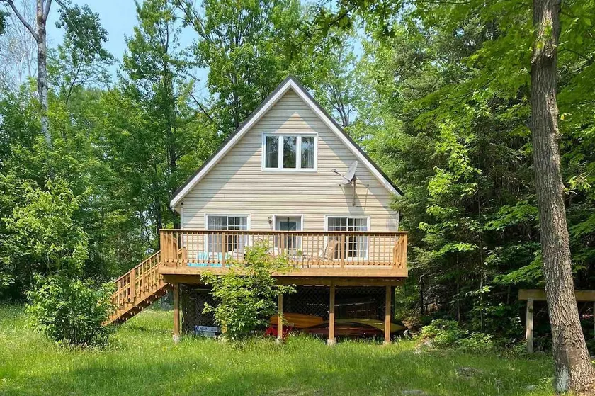 The Northern Pearl - Lakefront Cottage Retreat - Image 1