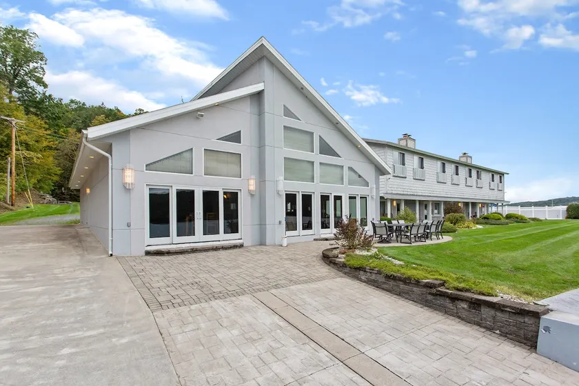 Skaneateles Lake - 3/3 one story house -no stairs - Image 1