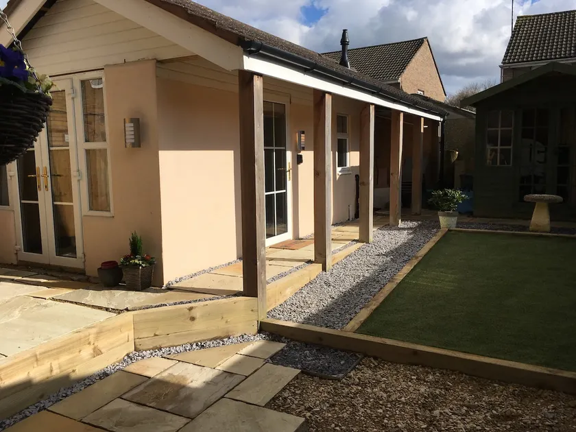 Beautiful Self-Contained Annexe in Cheltenham - Image 1