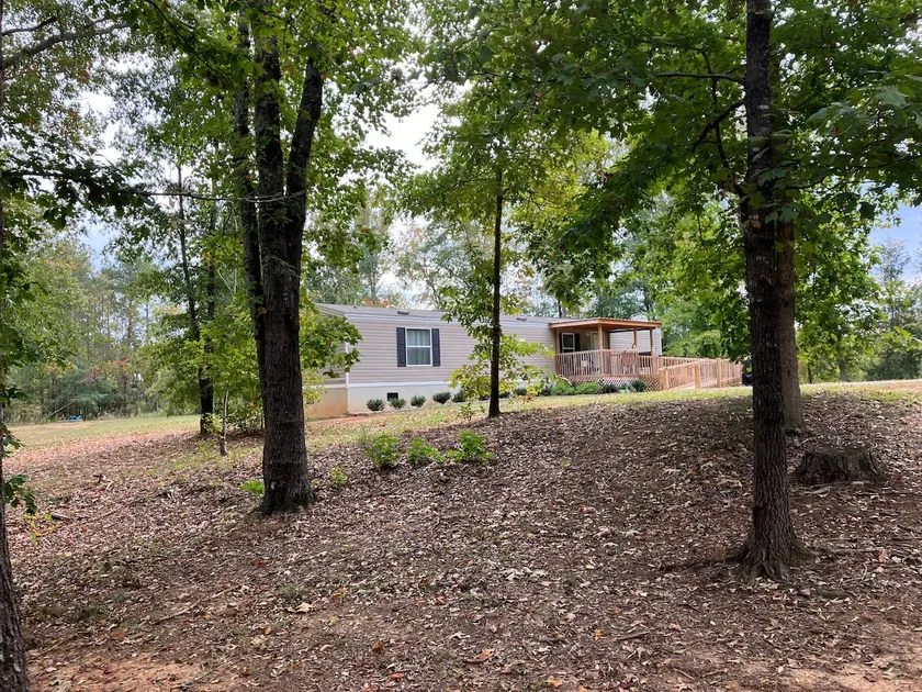 EXTRA COMFY and CLEAN country near I26 & Newberry - Image 1