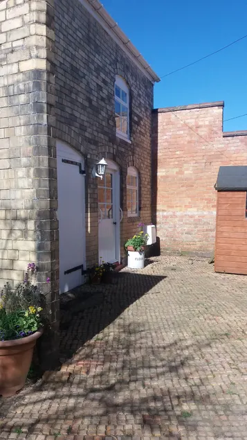 Self contained Coach House - Image 1