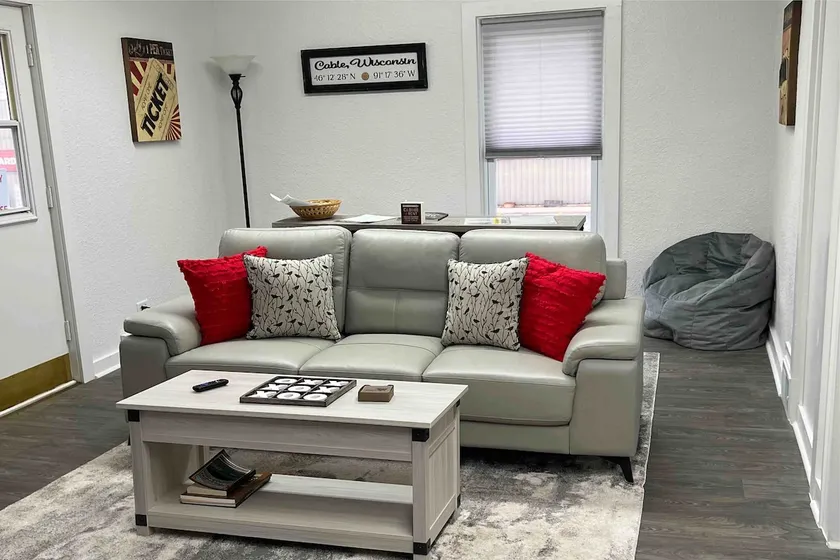 Downtown Apartment Above Sweet Exchange Market - Image 1