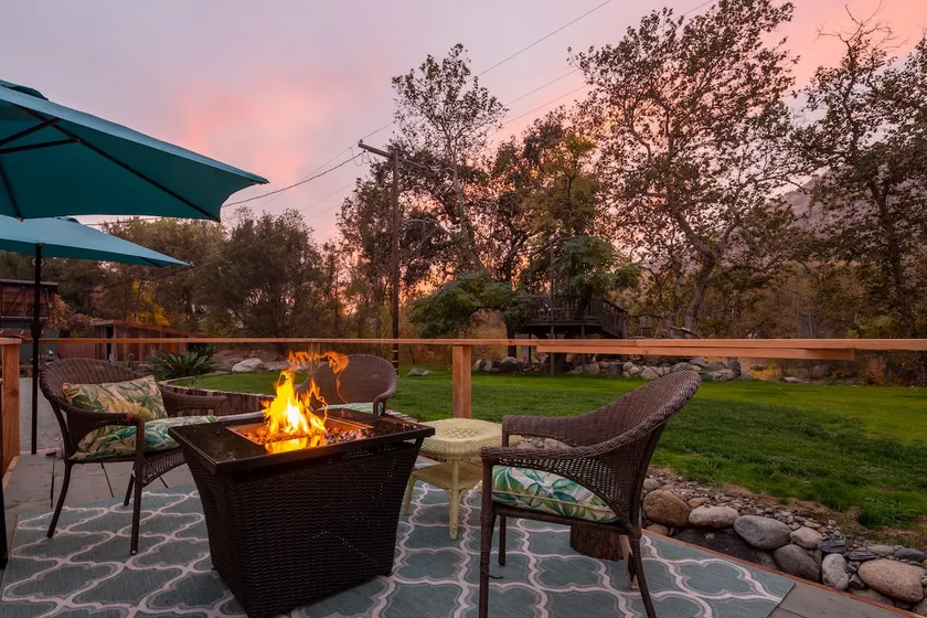 Sequoia Starfall Riverfront 3Bd/3B Swim & Park Ent - Image 1