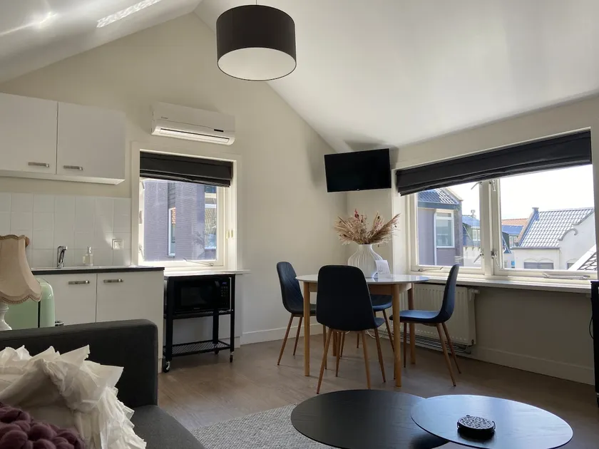 Boutique Unique apartment by the sea. - Image 1