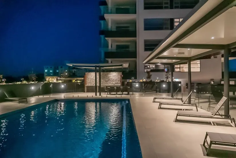 No.2 Entire Beach Side apartment Ocean views too - Image 1