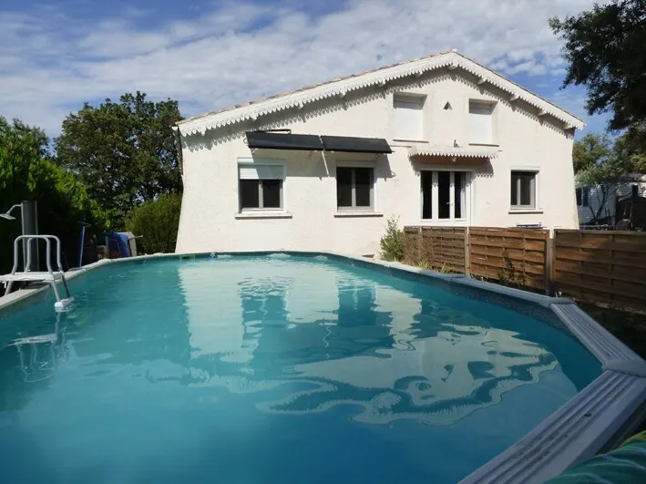 Relaxing house, garden, games, swimming pool - Image 1