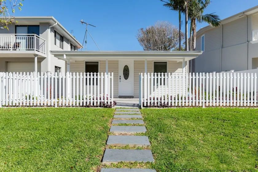 Kendall’s Beach Cottage - Image 1