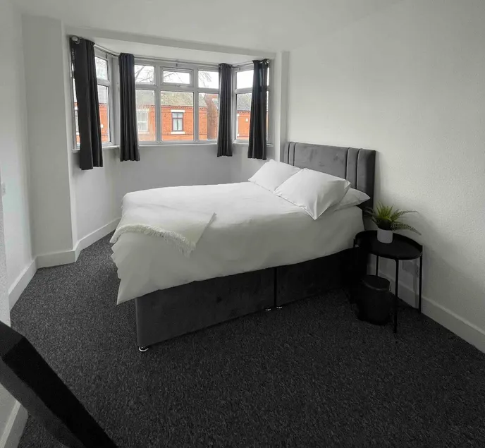 Lovely Ground Floor Flat with free parking - Image 1