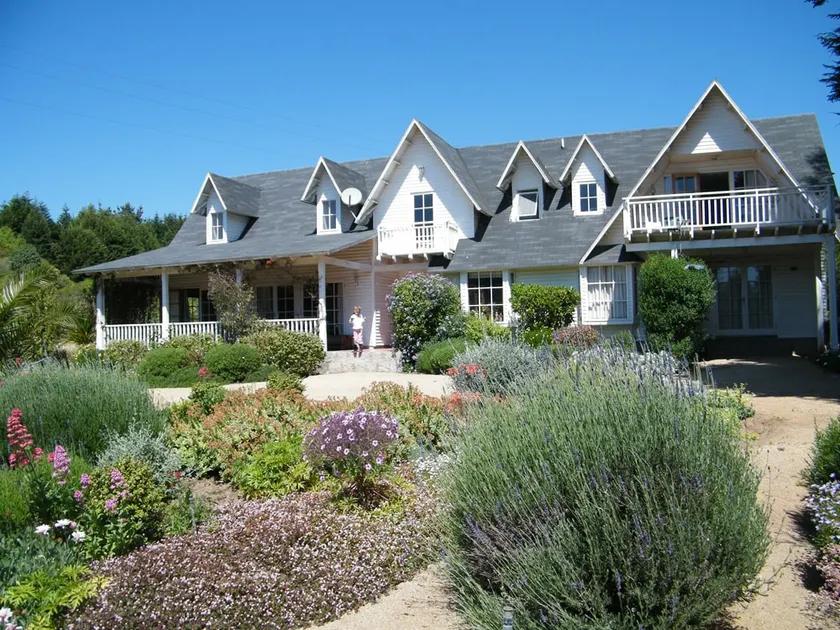 Spectacular Las Hermanas Condominium House - Image 1