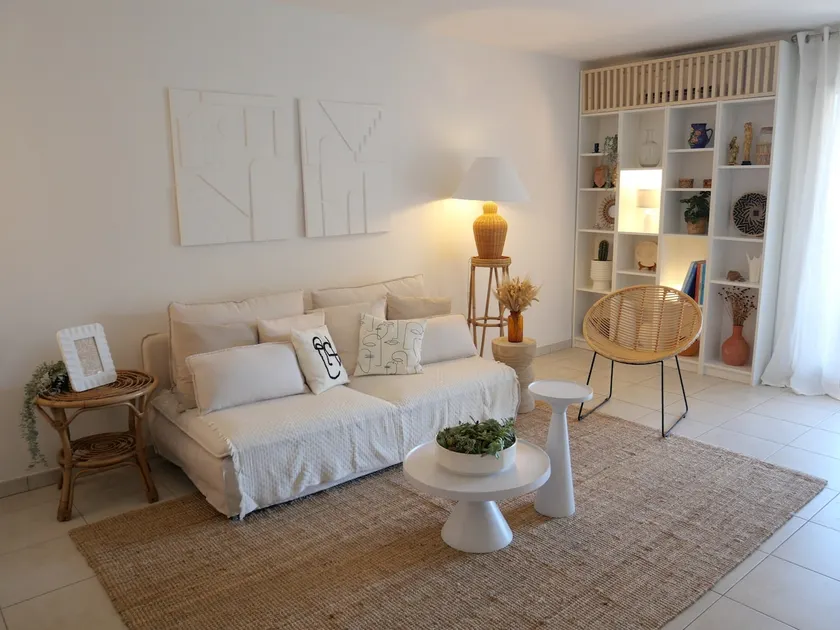 The Riviera - Sunny apartment with balcony - Image 1