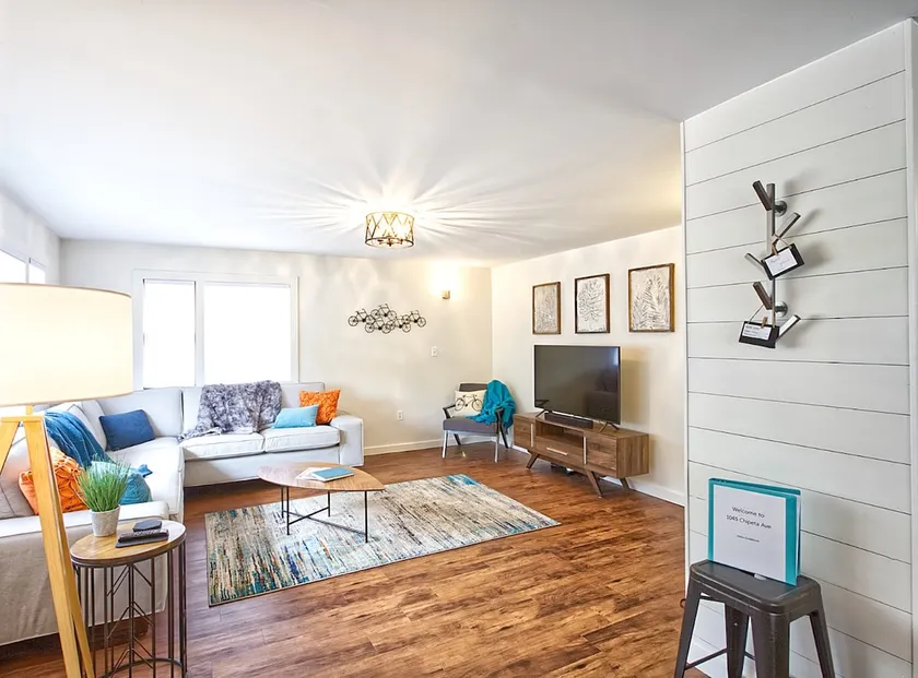 Beautifully Renovated Downtown Getaway - Image 1