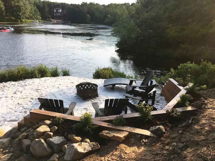 Private Lakefront & Sauna•Kayaks•EV•Firepit - Image 1