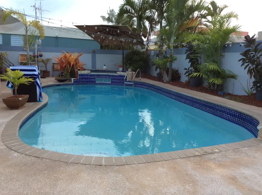 Gorgeous Place with Pool and Patio - Image 1