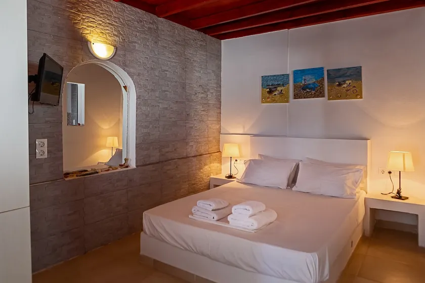 Lava Guesthouse I - Karterados village - Image 1