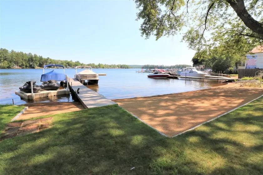 Winnisquam Lakeside Funky Ski Chalet w-Sandy Beach & Boat Docks - Image 1