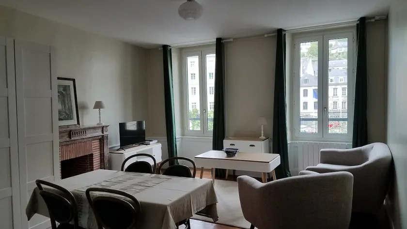 Aparthotel de la Mairie – Small 2-room Viaduc - Image 1