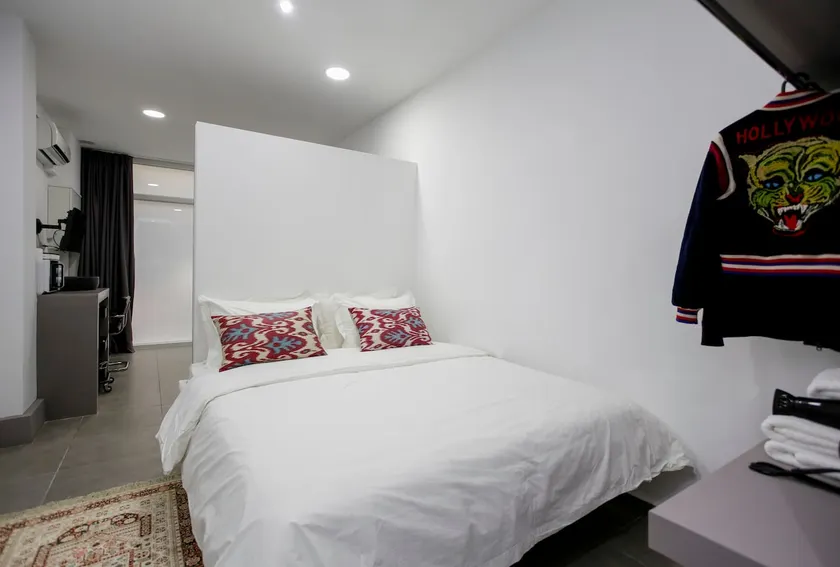 Waterfront ”TATTOO SHOP” turned Airbnb Studio - Image 1