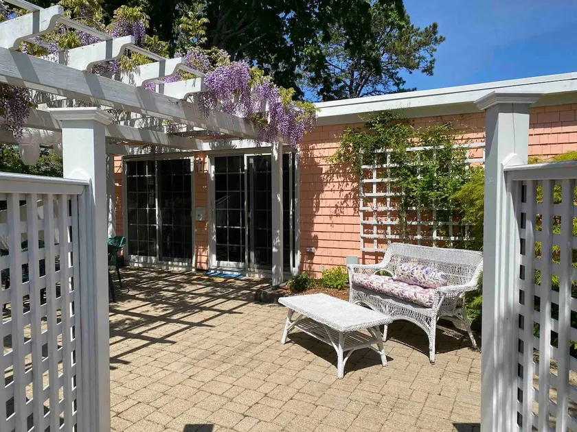 “The Pink Cottage” in Historic South Yarmouth - Image 1