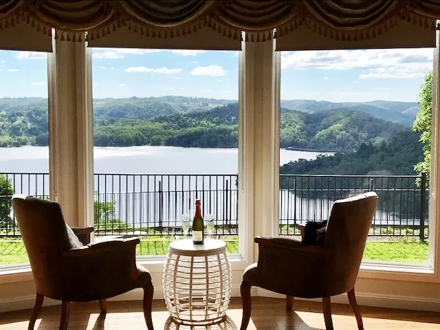 Lakeside Serenity - Luxurious Montville Retreat - Image 1
