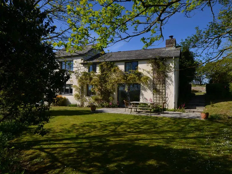 The Old Cornish Farmhouse : Marhamchurch, Bude - Image 1