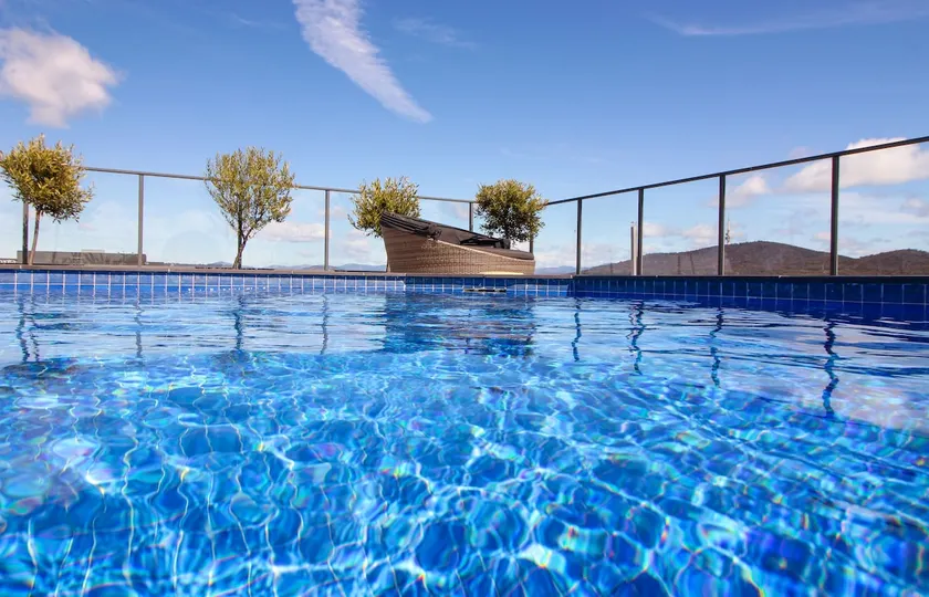 Stylish Apartment Close to City+ANU with Pool - Image 1