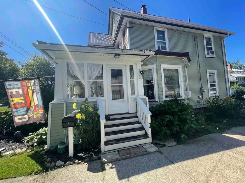 Renovated small town charm next to SUNY Fredonia - Image 1