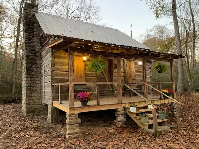 Creekside Cabin Getaway - Only 10 Miles from Downtown Florence - Image 1