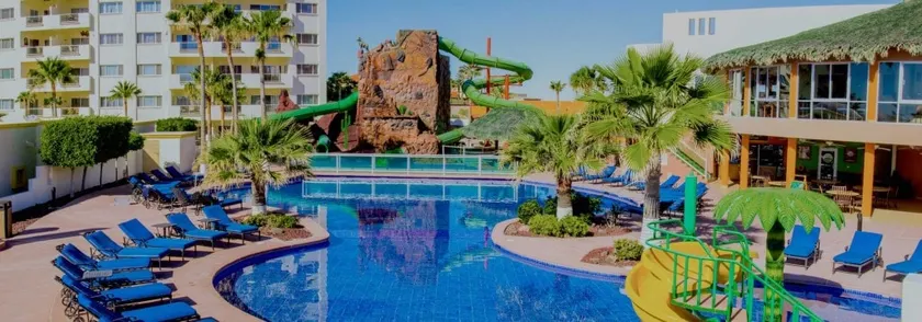 Charming & Bright Beachfront Condo at Las Palmas - Image 1
