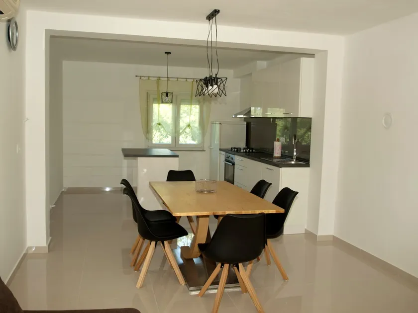 ALL NEW Apartmen EMA - Image 1