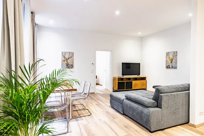 Modern apartment with a king-size bed in calm area - Image 1