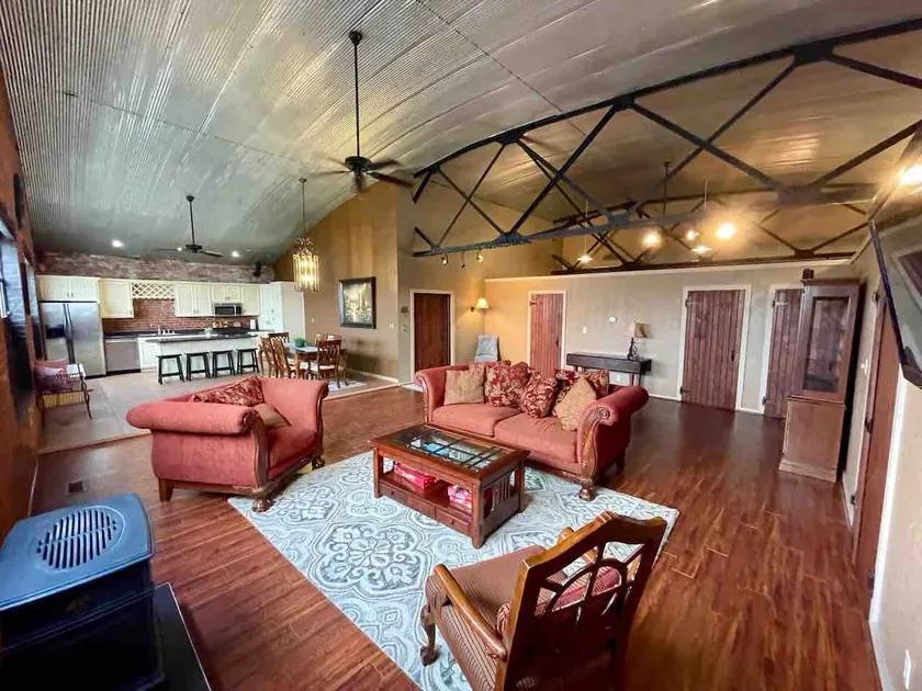 Lovely 3 bedroom loft apartment! - Image 1