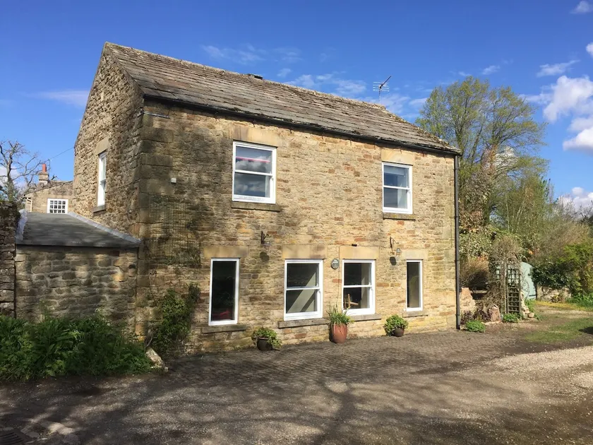 Spacious 2 bed detached cottage, nr Barnard Castle - Image 1