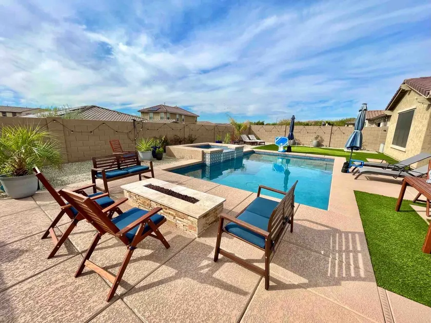 Beautiful House with Pool and Spa - Image 1