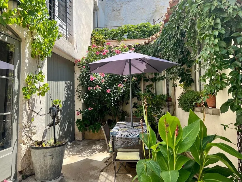 Charming apartment at the foot of the castle - Image 1
