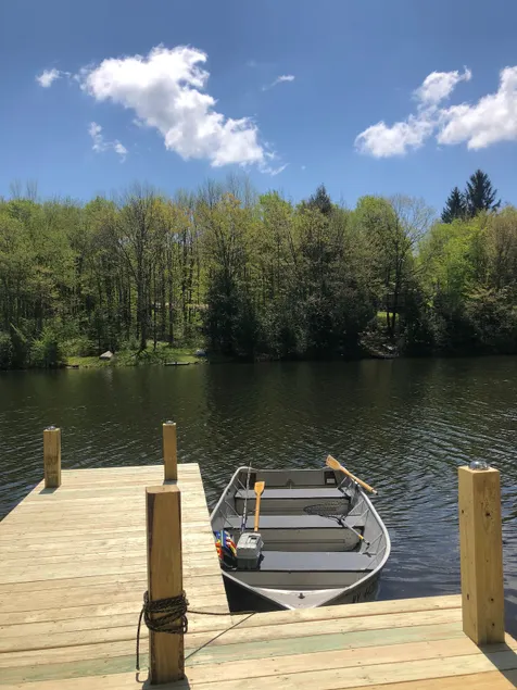 Serene Lake Cottage in Upstate NY - Image 1