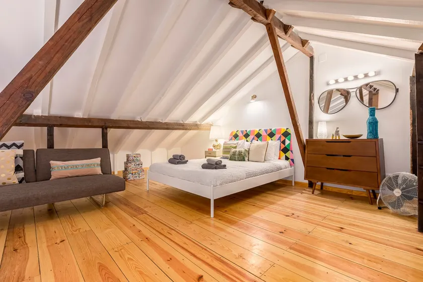 Trendy Romantic Getaway Loft in the Lisbon heart - Image 1