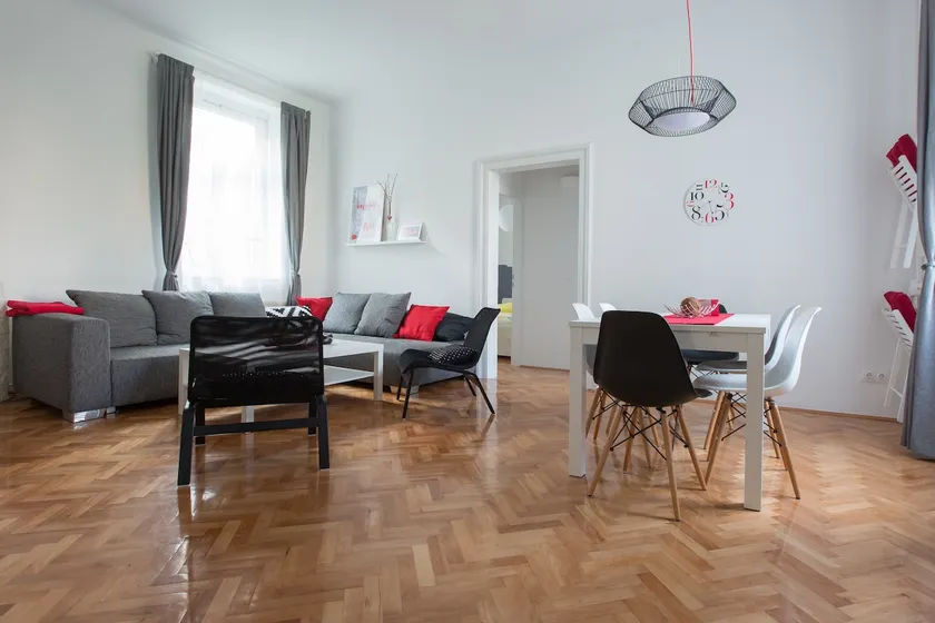 Spacious 3BR APT in the center with big terrace - Image 1