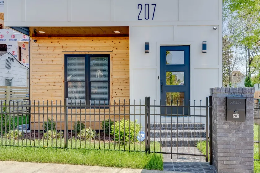 Luxury Downtown Nash/Roofdeck/11 Beds - Image 1