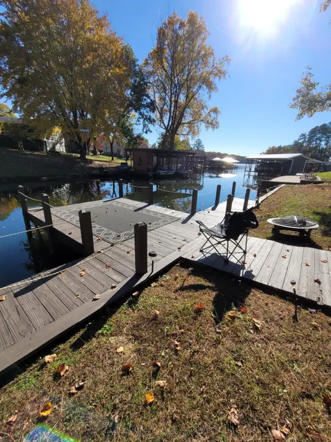 Lakefront Bargain Hunt Reno: Lakewave Escape - Image 1