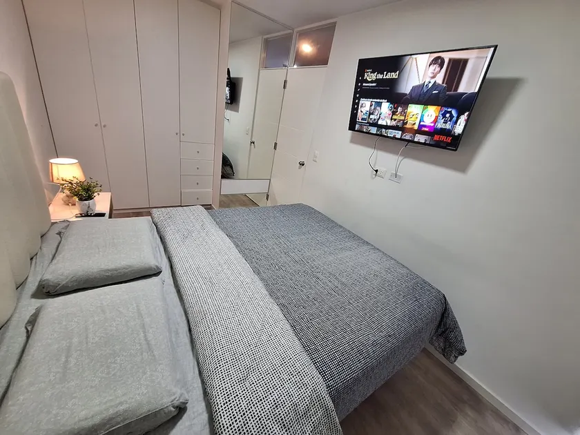 Vibrant and modern/Pool/Garage/Wi-Fi/Netflix - Image 1