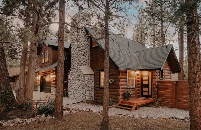 Corner Cabin • AC • Spa • Game room • Dog Friendly - Image 1