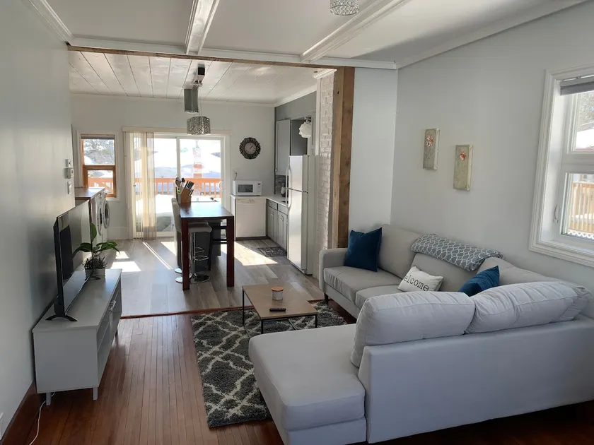 Professional 2 bedroom home. - Image 1