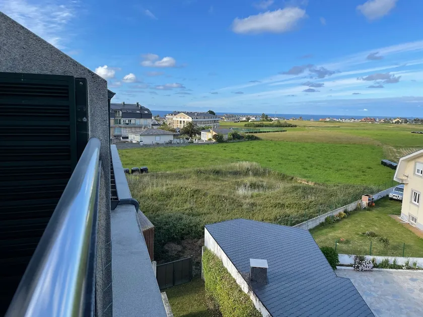 Spectacular penthouse with ocean and mountain views - Image 1