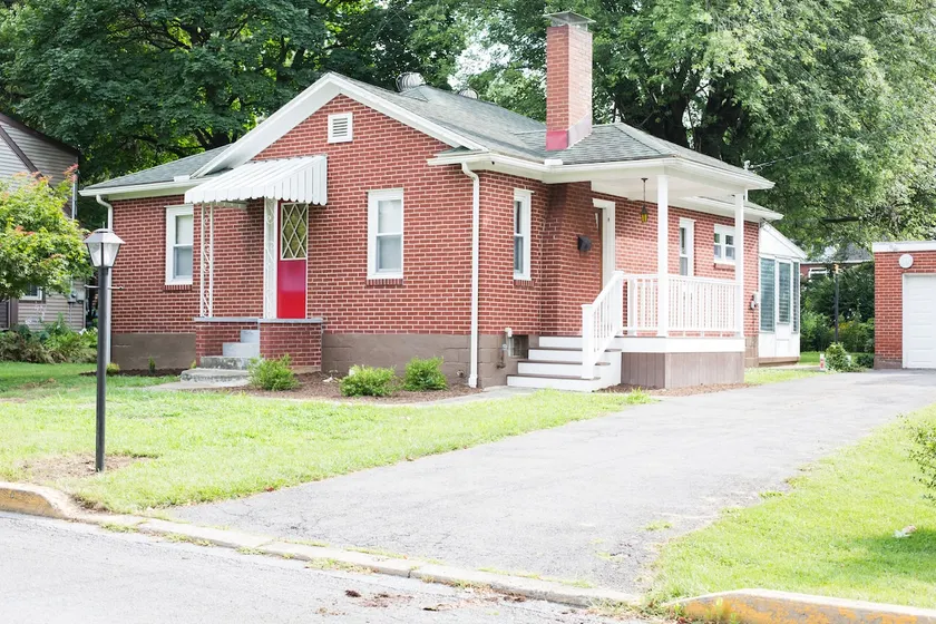 Pine Street Cottage: walkable distance to Bucknell - Image 1