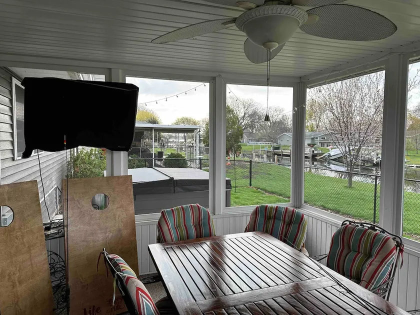 Lake house on Winnebago! - Image 1