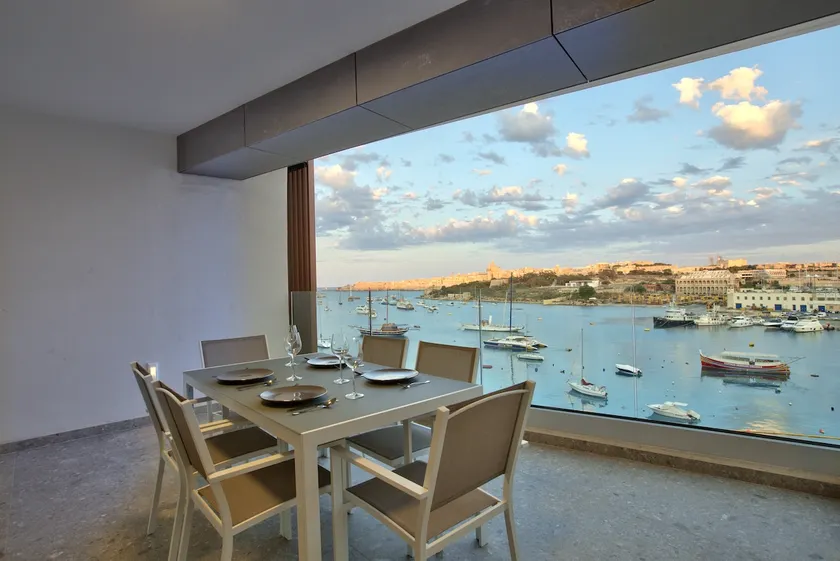 Sea Front 3 bedroom sleeping six Valletta Views 01 - Image 1